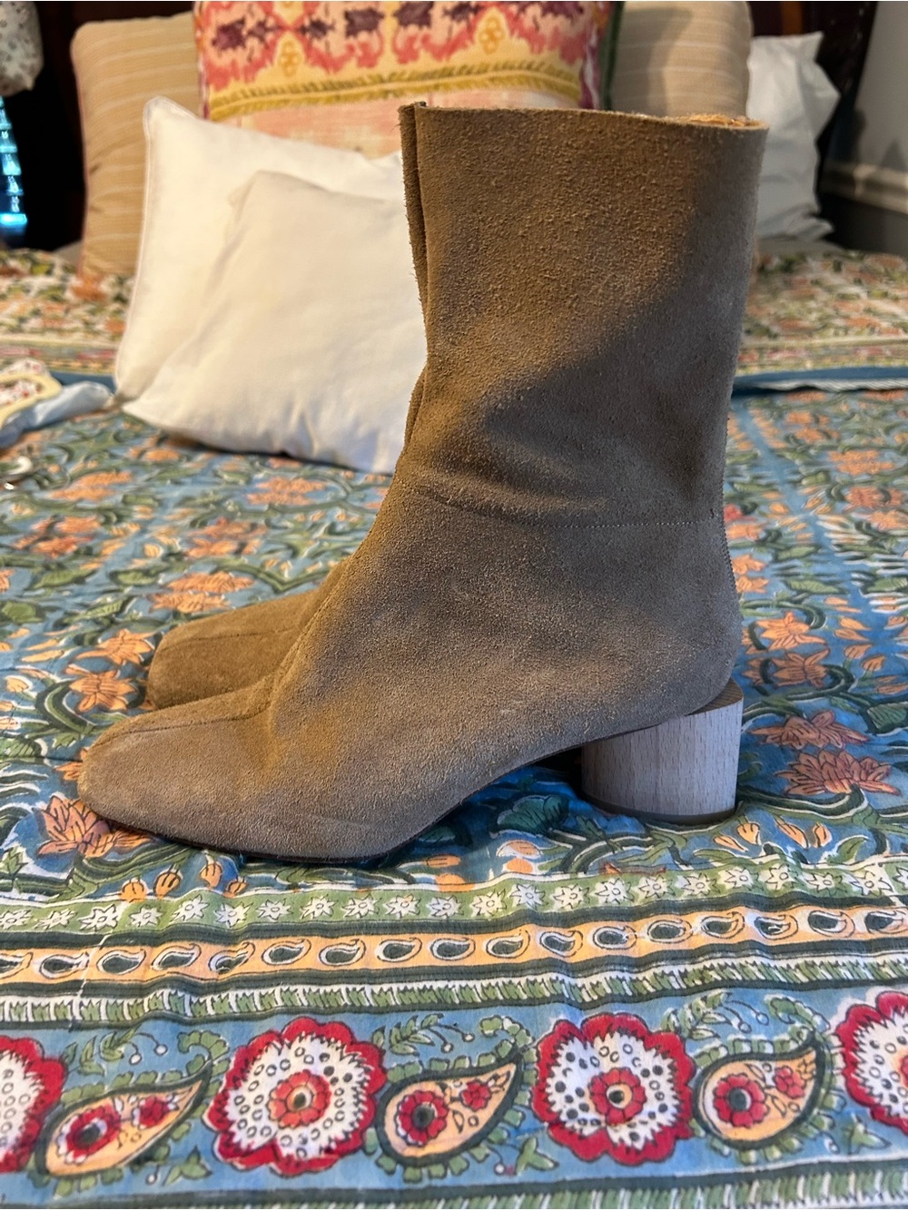 Coclico Beige Suede Ankle Boots with Block Heel - Picture 2 of 7